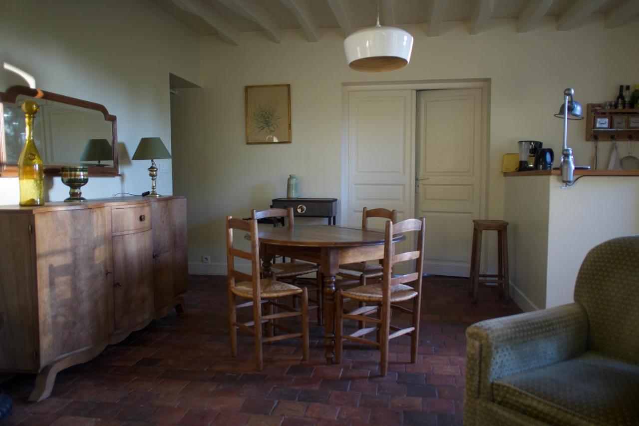 La Petite Maison Dans La Prairie Mézilles المظهر الخارجي الصورة